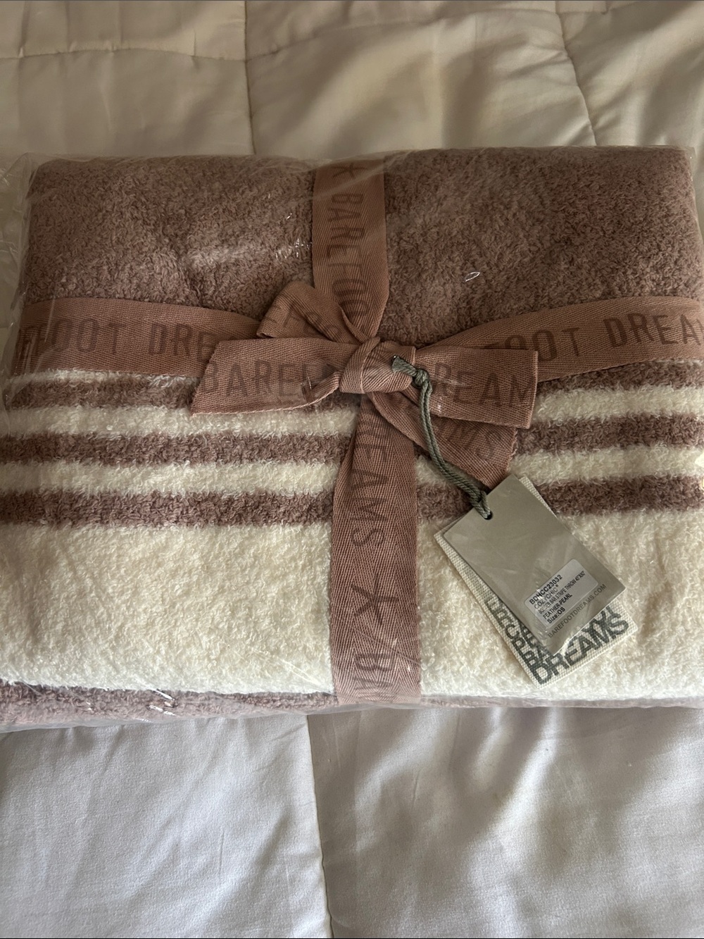 Barefoot Dreams CozyChic FEATHER & PEARL Striped Throw Blanket 46x60 BRAND NEW
